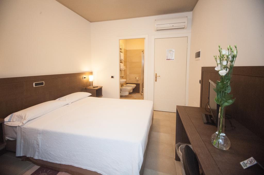 מריאנו קומנסה Albergo Sole מראה חיצוני תמונה
