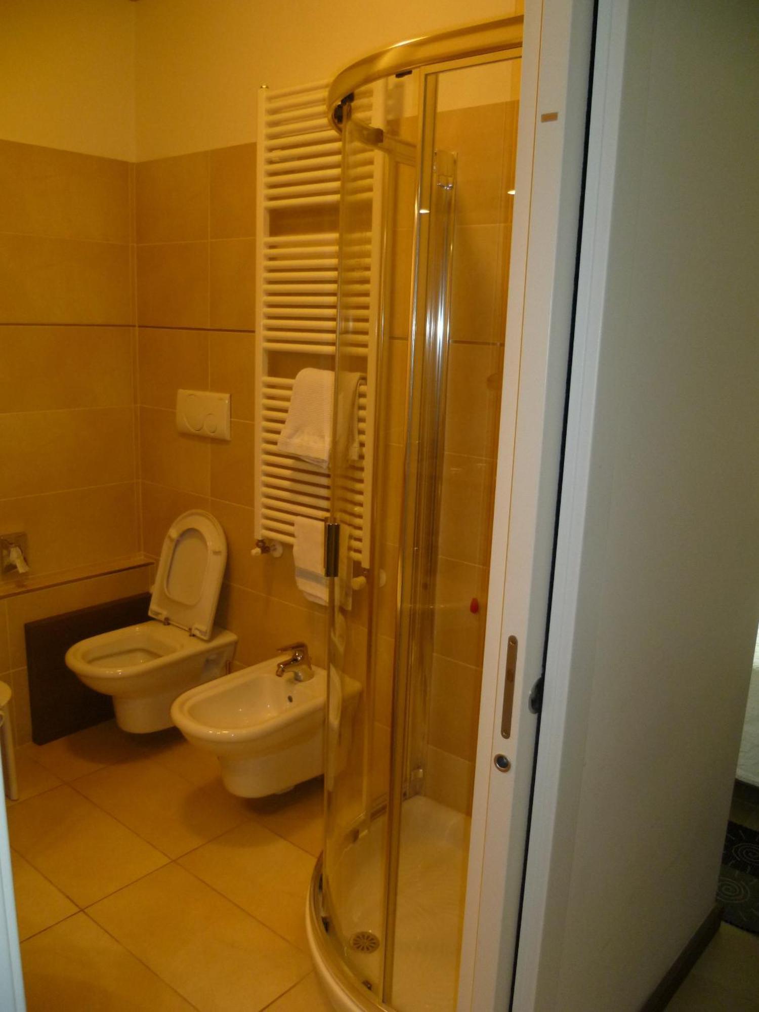 מריאנו קומנסה Albergo Sole מראה חיצוני תמונה