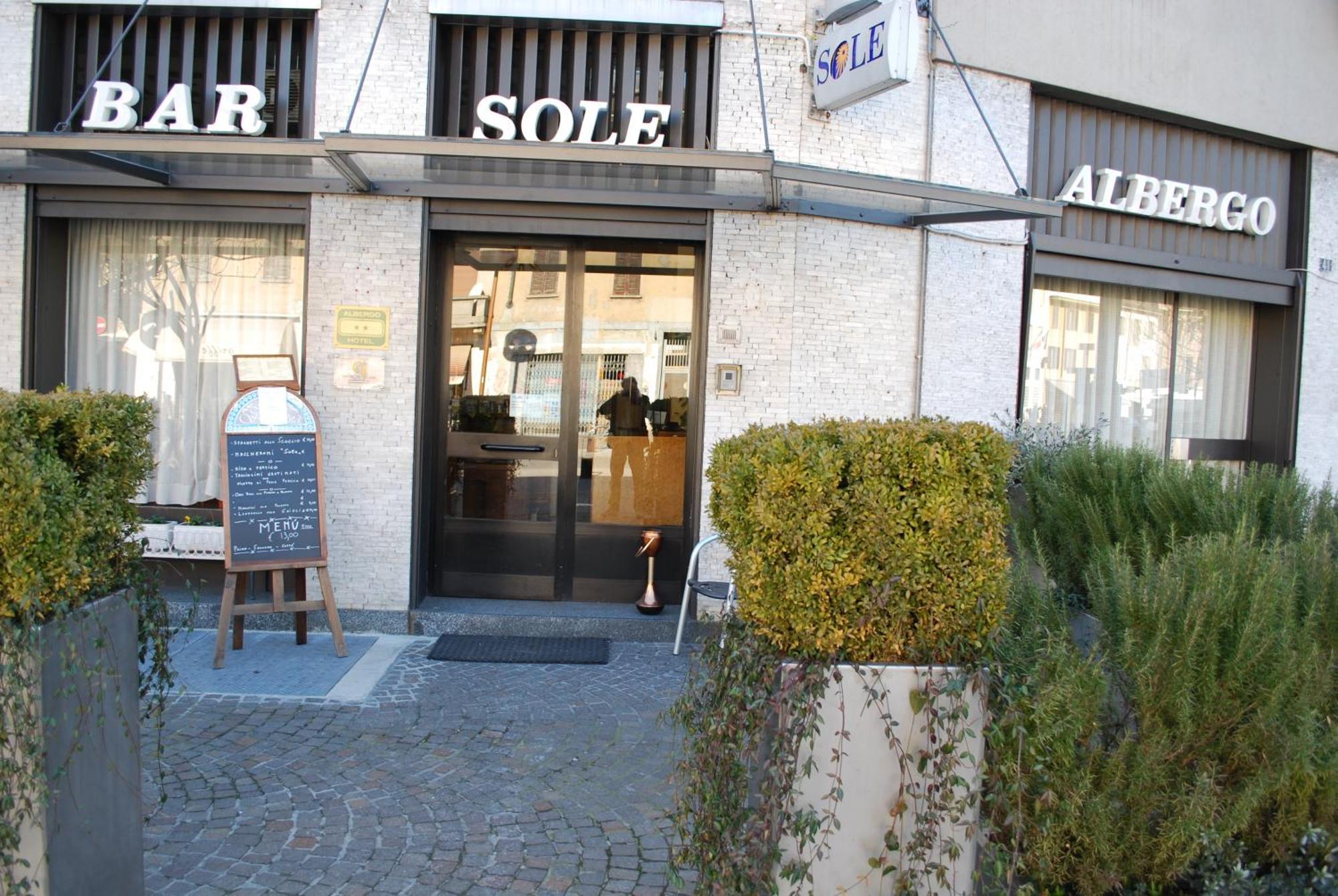מריאנו קומנסה Albergo Sole מראה חיצוני תמונה