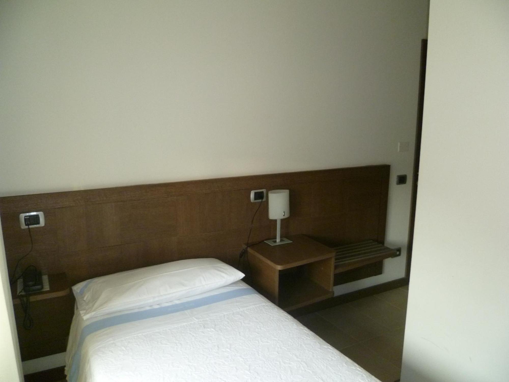 מריאנו קומנסה Albergo Sole מראה חיצוני תמונה