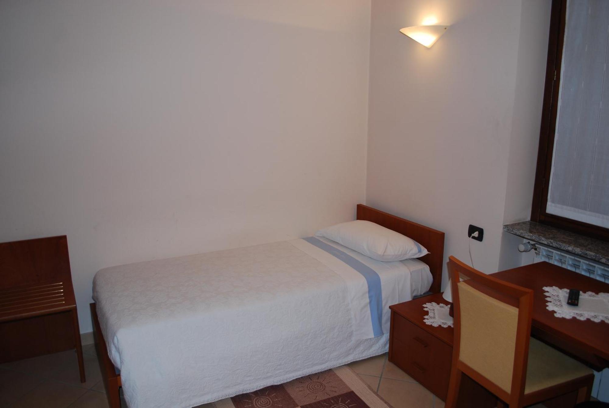 מריאנו קומנסה Albergo Sole מראה חיצוני תמונה