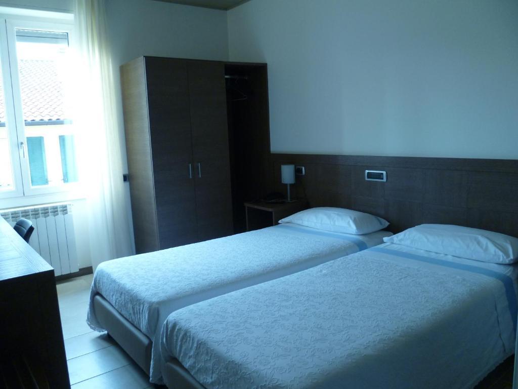 מריאנו קומנסה Albergo Sole חדר תמונה