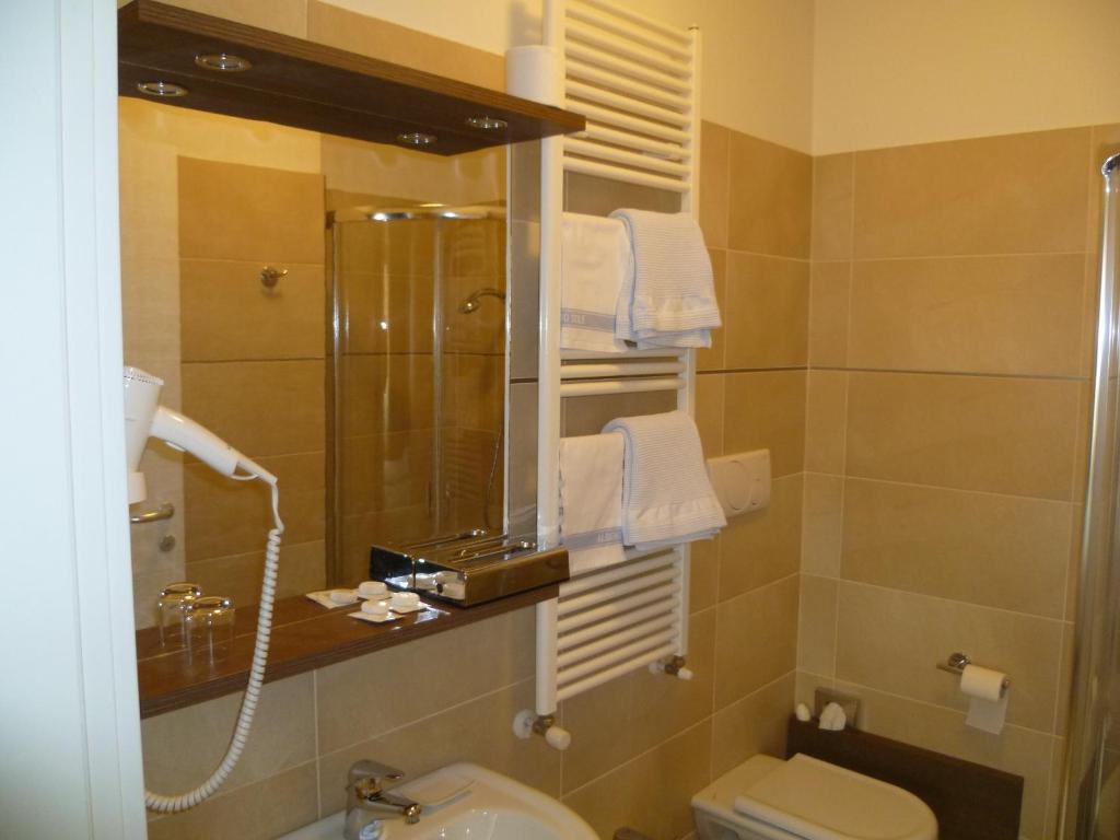 מריאנו קומנסה Albergo Sole חדר תמונה